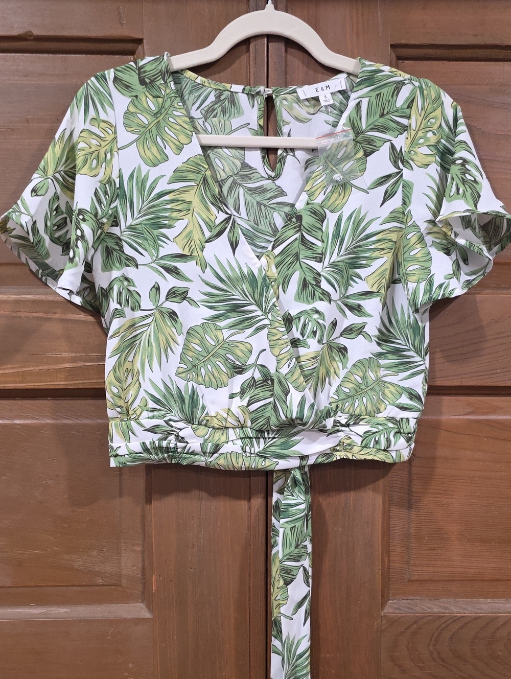 ELLI White & Green Tropical Leaf Tie-Front Crop Top
